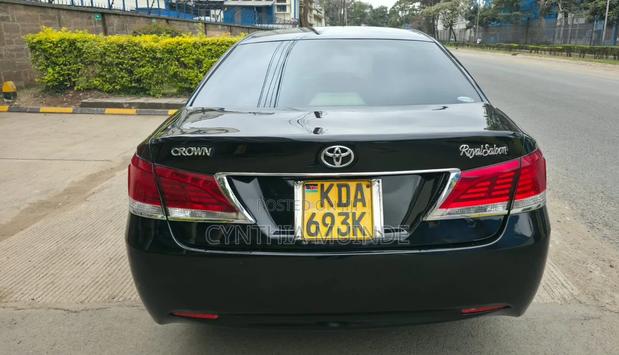 Toyota Crown 2013 Black