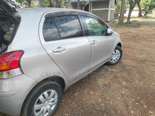 Toyota Vitz 2010 Gray