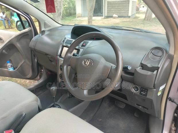 Toyota Vitz 2010 Gray