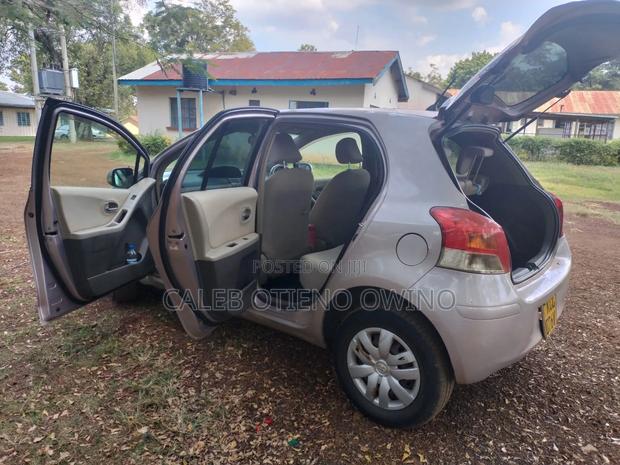 Toyota Vitz 2010 Gray