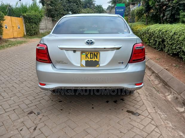 Toyota Axio 2017 Silver