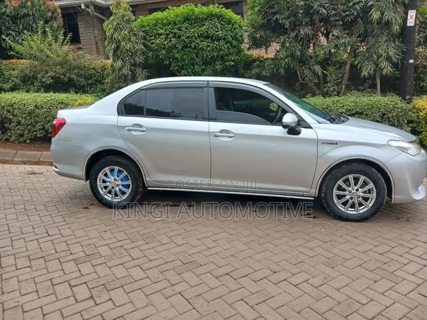 Toyota Axio 2017 Silver