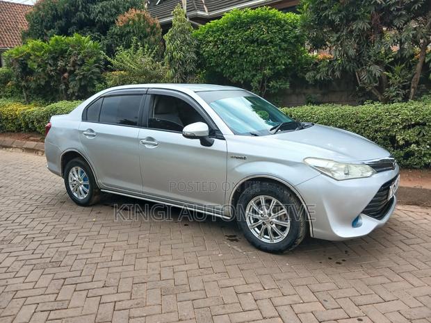 Toyota Axio 2017 Silver