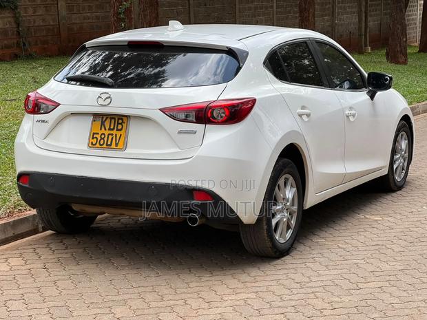Mazda Axela SV Premium 2014 White