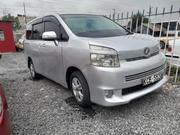Toyota Noah 2010 White for sale