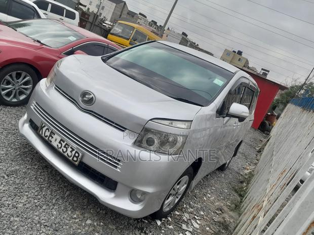 Toyota Noah 2010 White