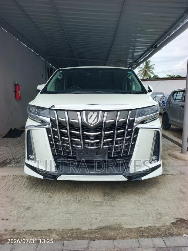 Toyota Alphard 2019 White