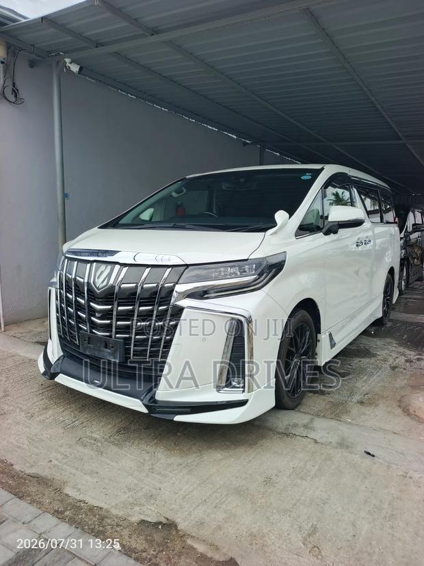 Toyota Alphard 2019 White