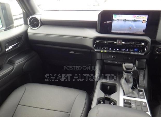 Toyota Land Cruiser LC250 2024 Gold
