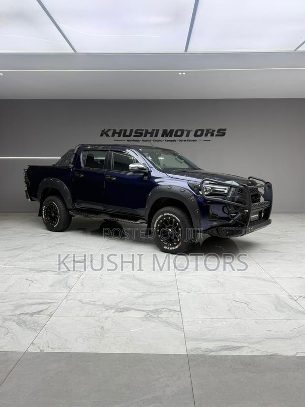 Toyota Hilux 2021 Black