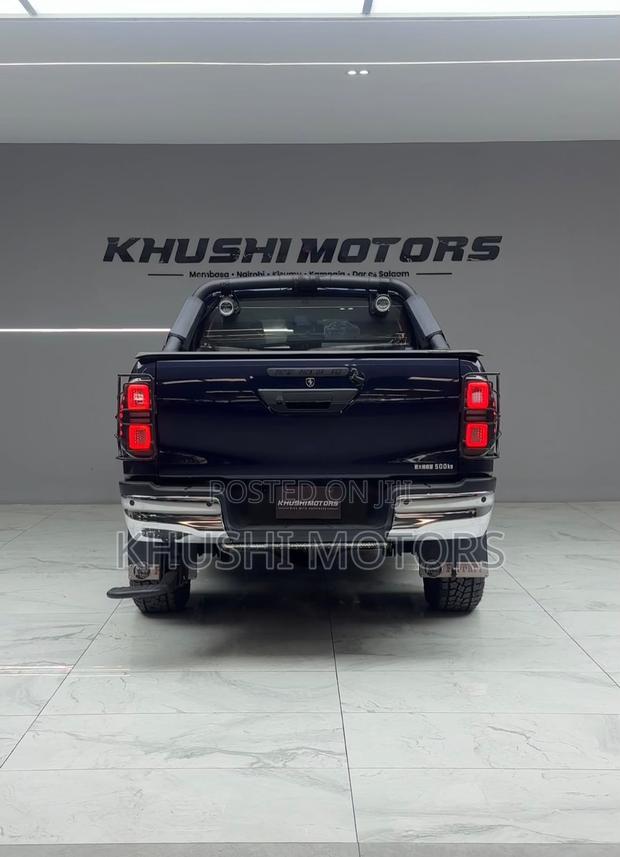 Toyota Hilux 2021 Black