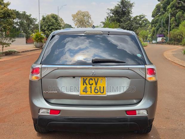 Mitsubishi Outlander 2012 Silver