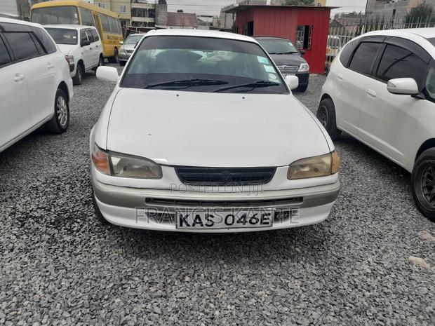 Toyota Corolla 1995 White