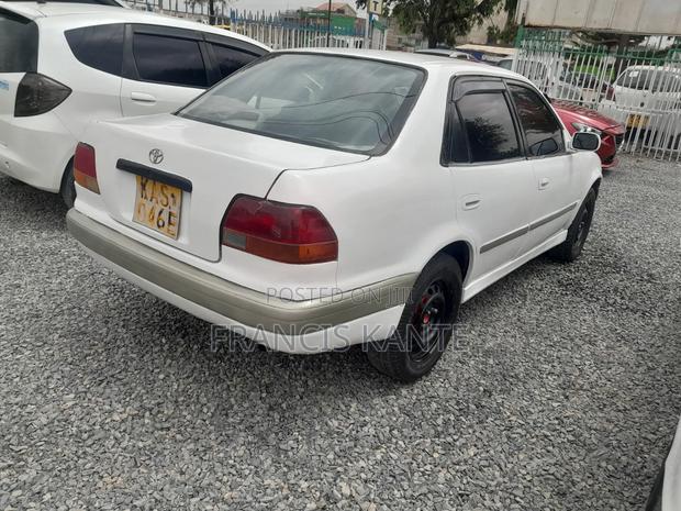 Toyota Corolla 1995 White