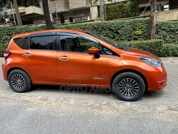 Nissan Note 2018 Orange