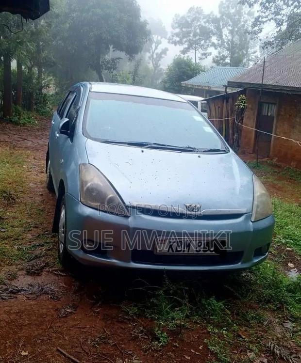 Toyota Wish 2005 Blue