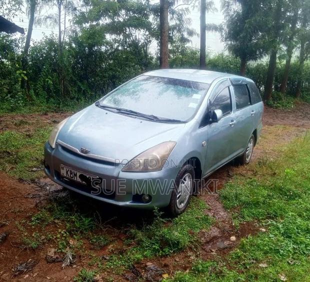 Toyota Wish 2005 Blue
