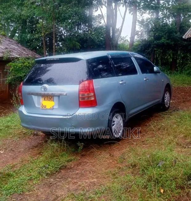 Toyota Wish 2005 Blue