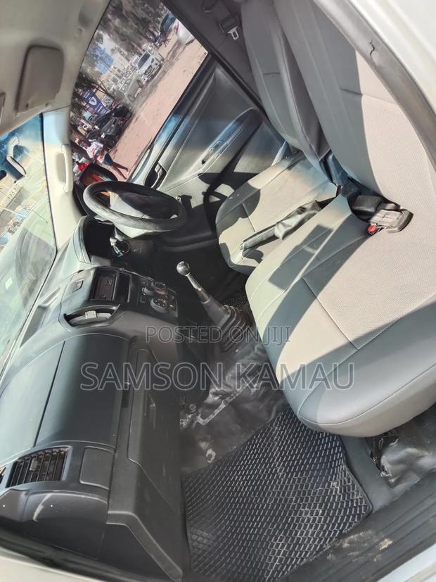 Isuzu D-MAX 2014 Silver