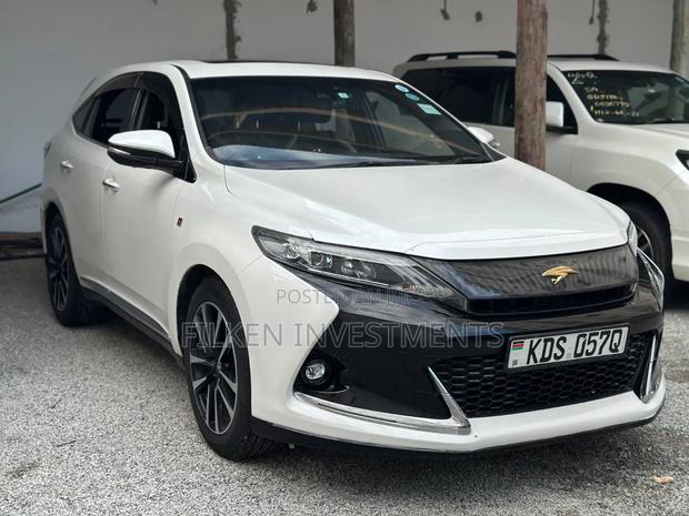 Toyota Harrier 2.0 2018 White