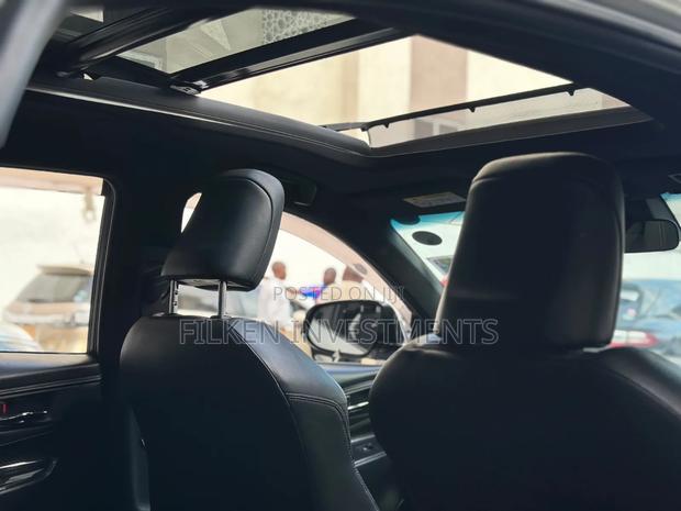 Toyota Harrier 2.0 2018 White