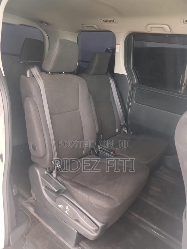 Toyota Noah 2017 White