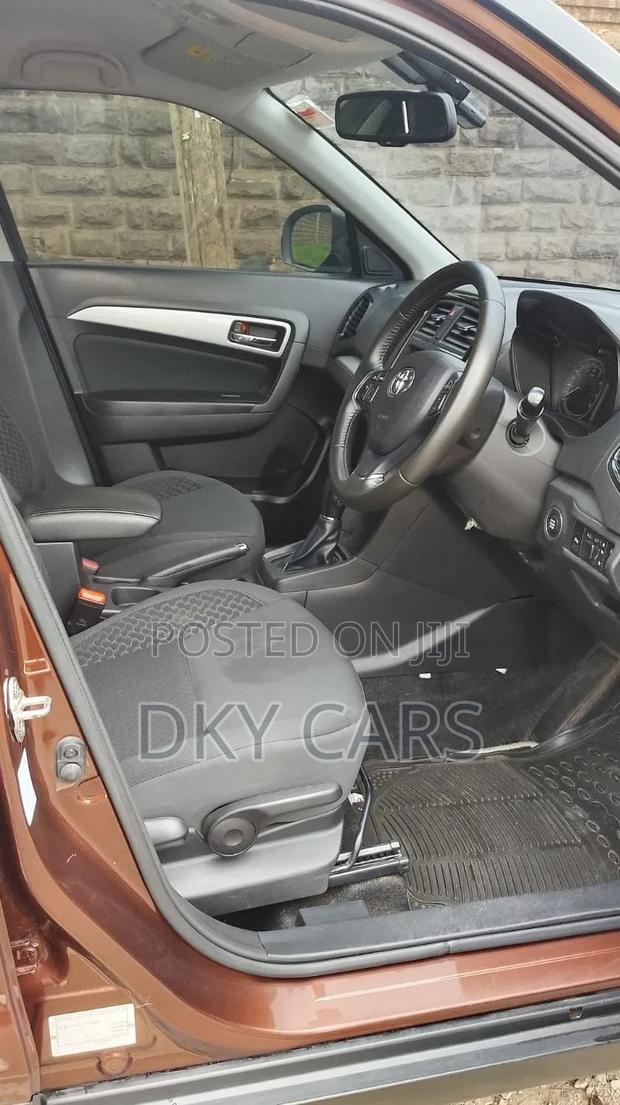 Toyota Urban Cruiser 2021 Brown