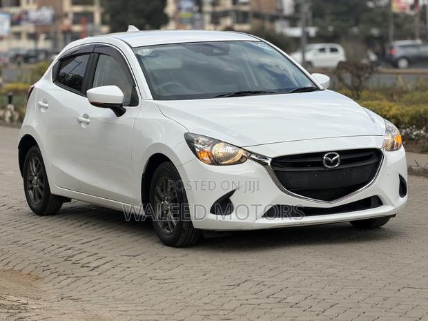 Mazda Demio 2019 Pearl