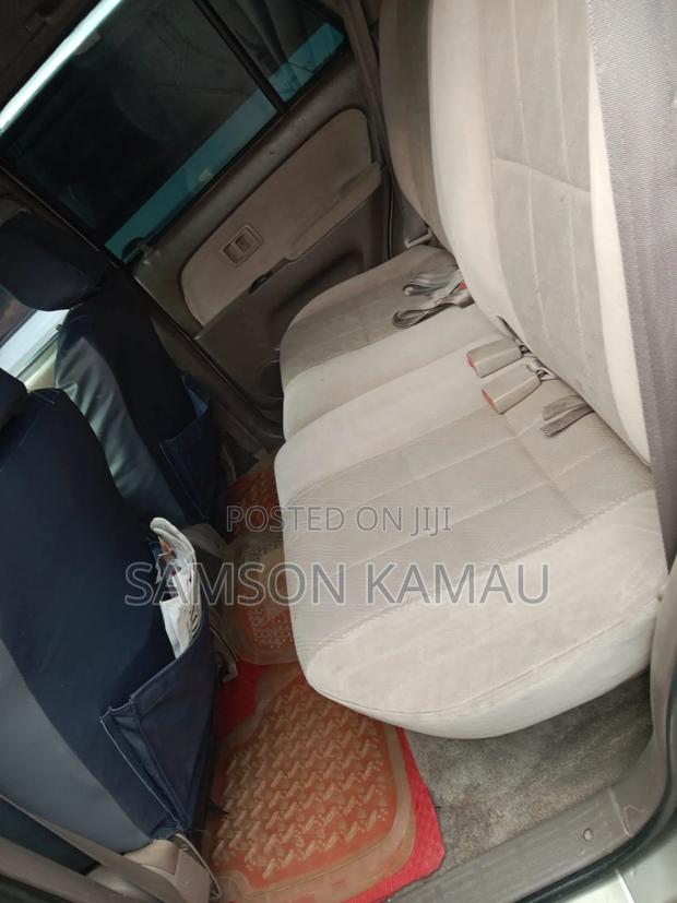 Toyota Hilux Surf 2000 Gold