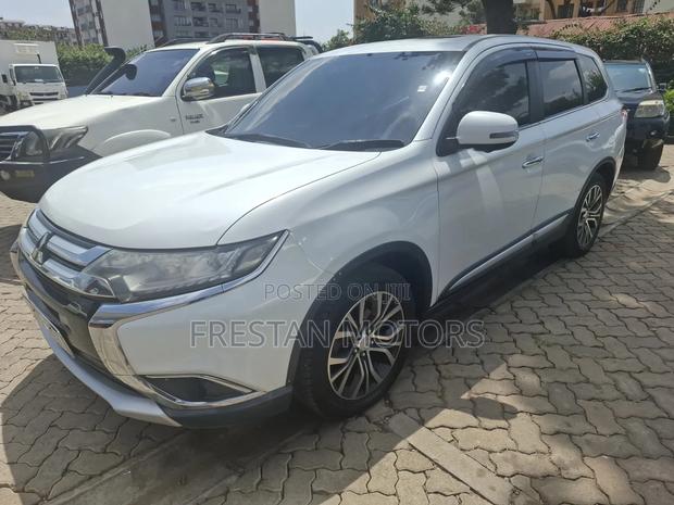 Mitsubishi Outlander 2016 White