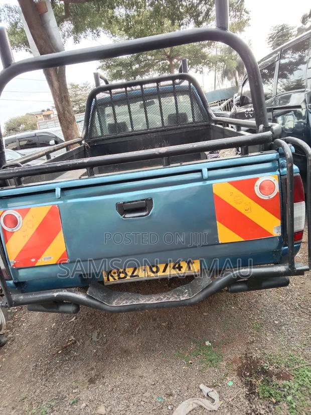 Nissan Hardbody 2014 Blue