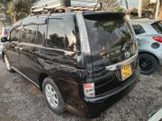 Toyota ISIS 2013 Black for sale