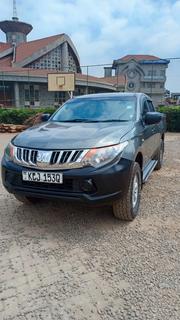 Mitsubishi L200 2015 Gray for sale