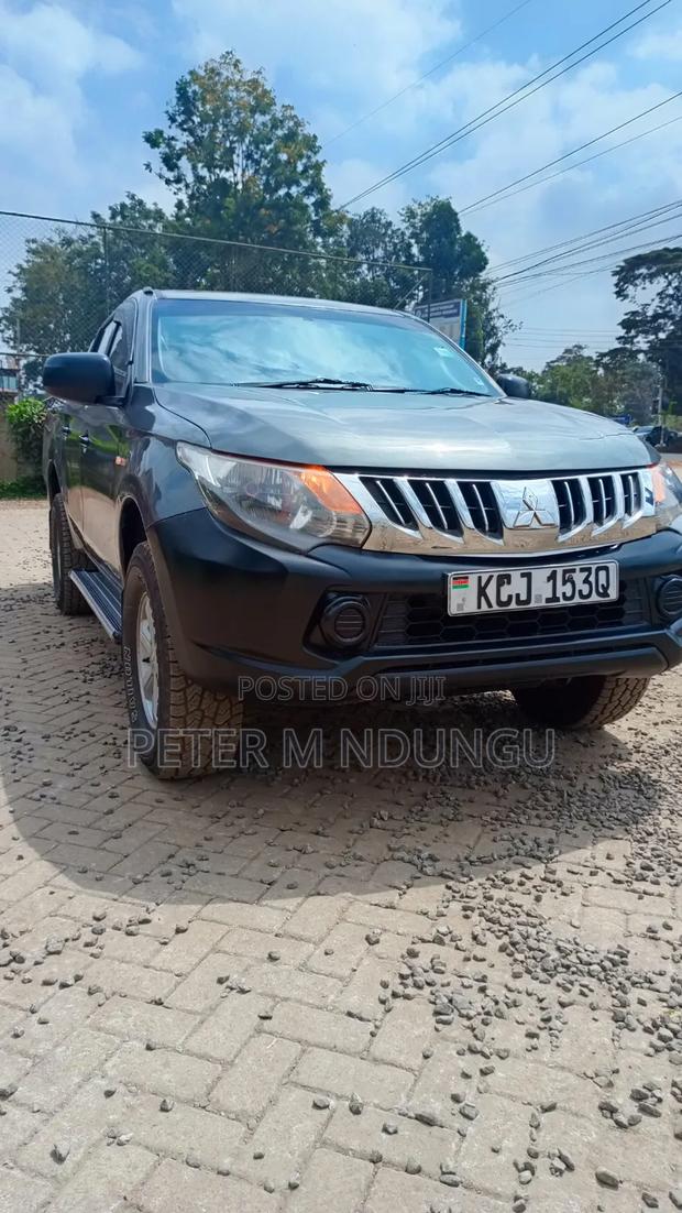 Mitsubishi L200 2015 Gray