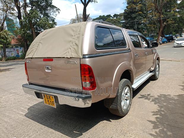 Toyota Hilux 2.5 Cab 2005 Gold