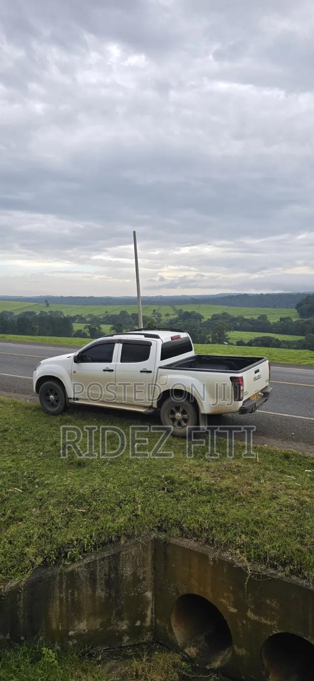 Isuzu D-MAX 2015 White