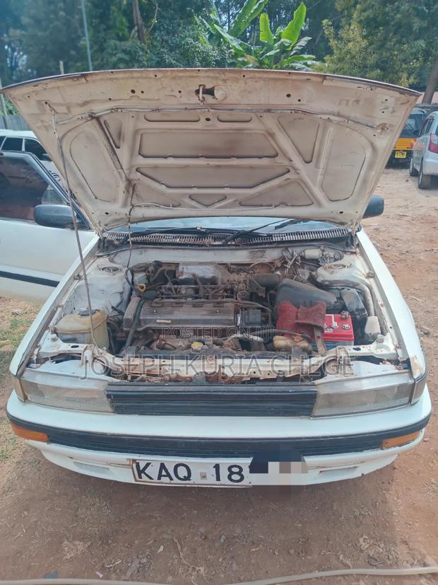 Toyota Corolla 1996 White