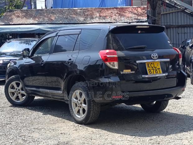Toyota Vanguard 2010 Black