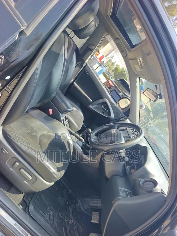 Toyota Vanguard 2010 Black