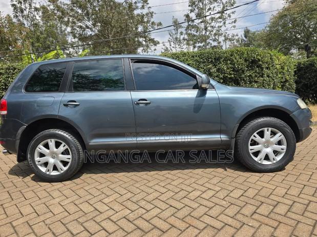 Volkswagen Touareg 2006 Blue