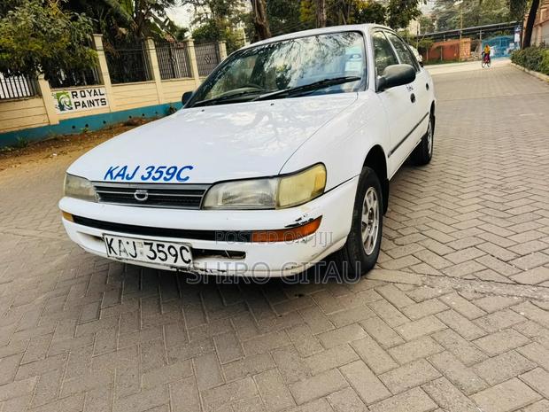 Toyota Corolla 1992 White