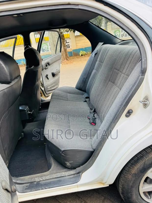 Toyota Corolla 1992 White