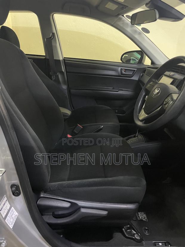 Toyota Axio 1.5 Hybrid 2WD 2019 Silver