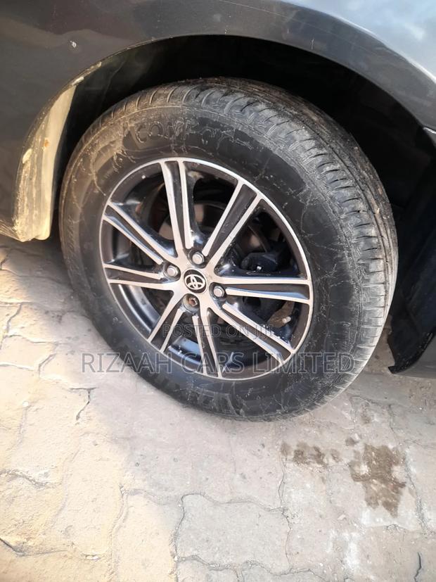 Toyota Axio 2013 Gray