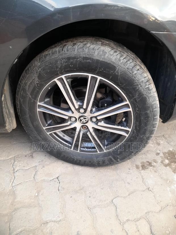 Toyota Axio 2013 Gray