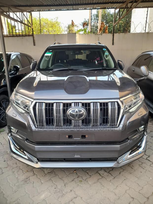 Toyota Land Cruiser Prado 2019 Gray