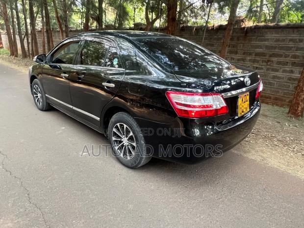 Toyota Premio 2013 Black