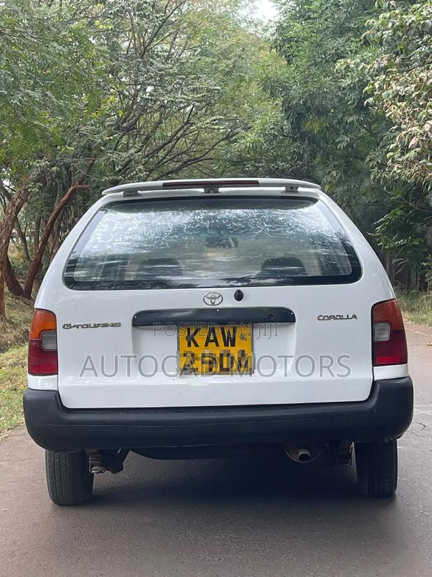 Toyota Corolla 2002 White