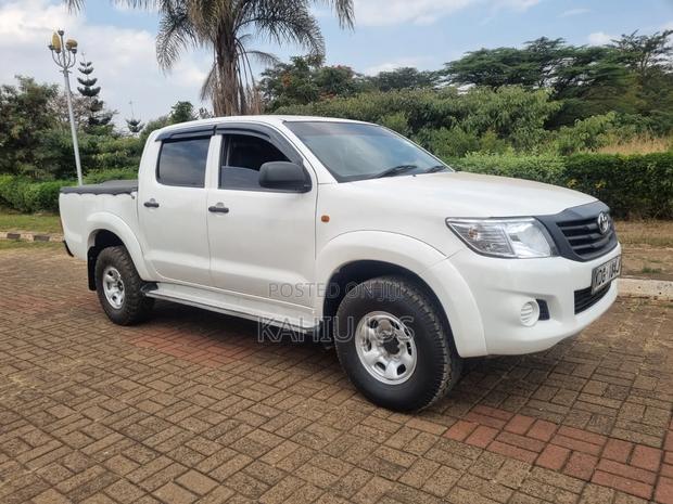 Toyota Hilux 2015 White