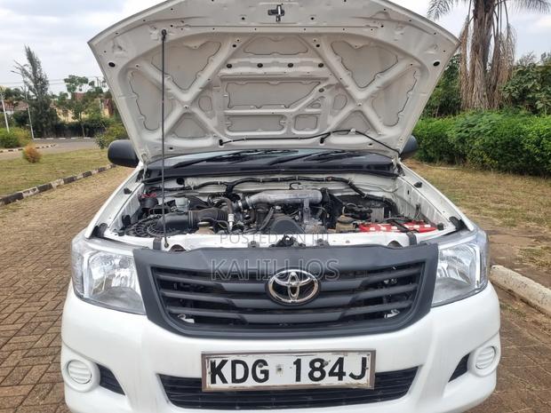 Toyota Hilux 2015 White